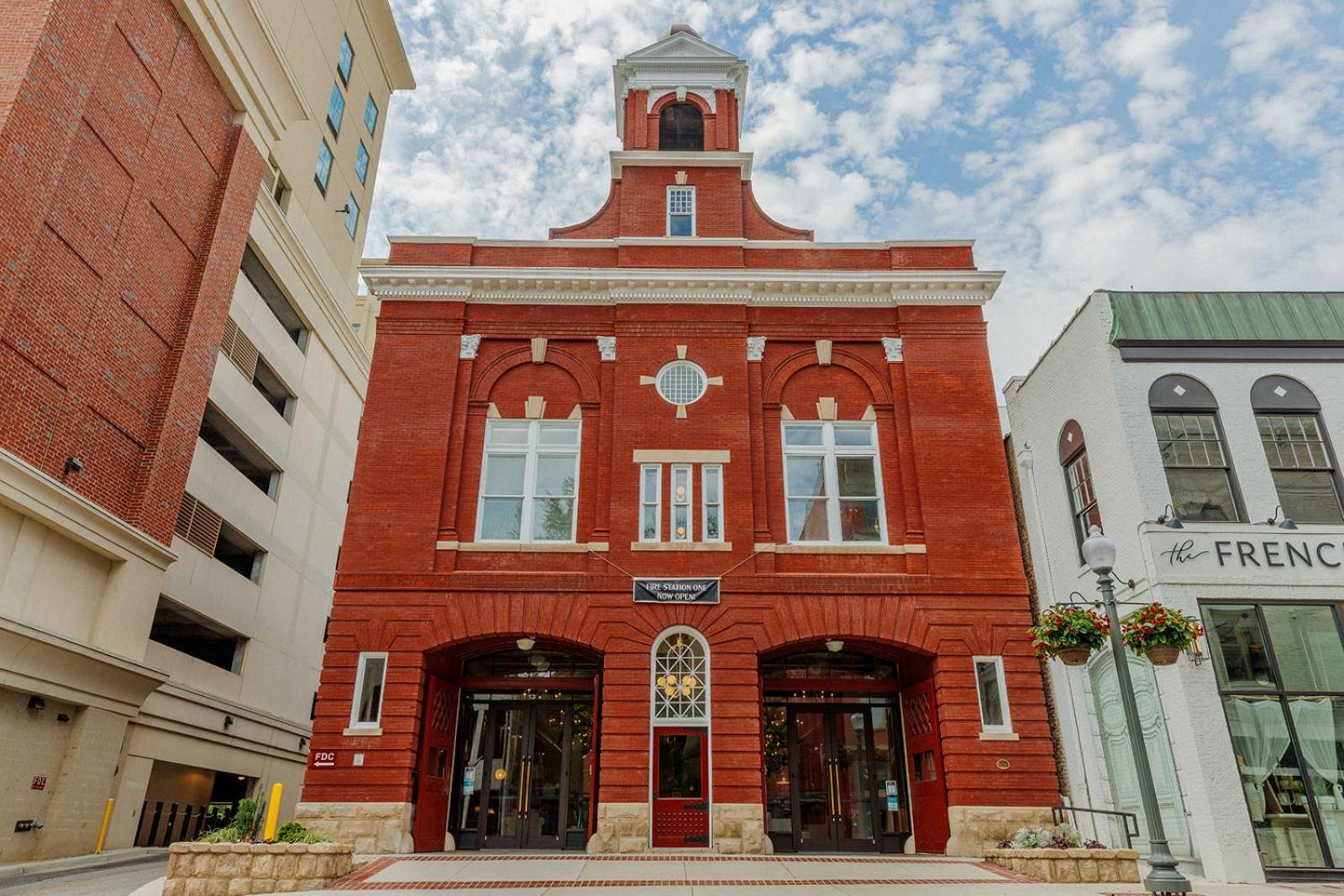 Fire Station One Boutique Hotel Роанок Экстерьер фото