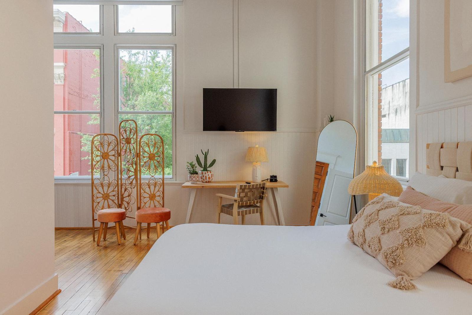 Fire Station One Boutique Hotel Роанок Экстерьер фото